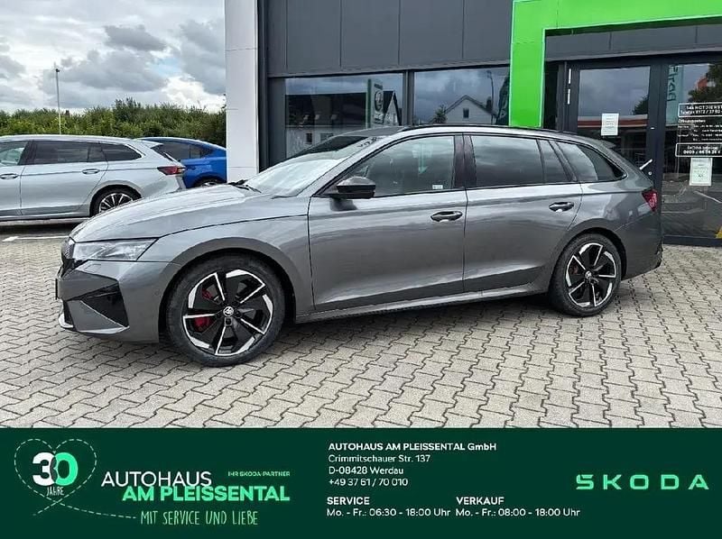 Grau Gebraucht 2024 Skoda Octavia RS Kombi | 38.670 € (Guter Preis) - Bild 1/4