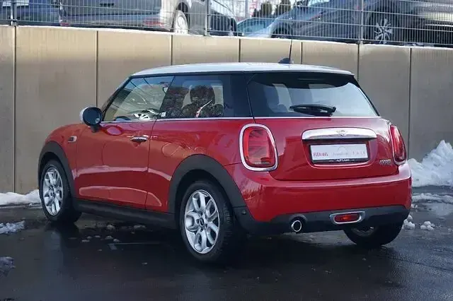 Używany Mini Cooper 136 KM (100 kW) 2018 Czerwony Hatchback