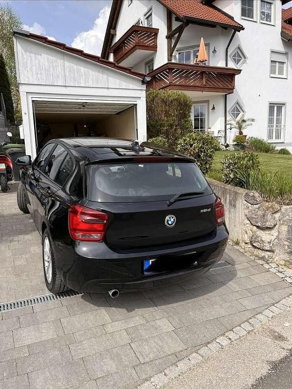Gebraucht BMW 116 116 PS (85 kW) 2015 Schwarz Kleinwagen