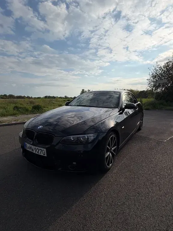 Gebraucht BMW 320 Cabriolet 177 PS (130 kW) 2010 Schwarz Cabrio