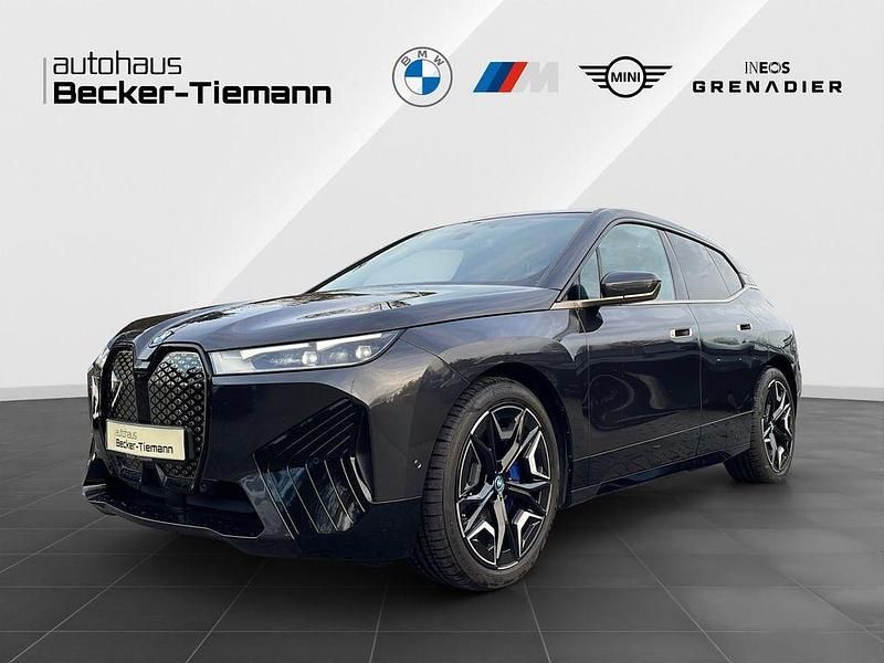 Grau Gebraucht 2022 BMW iX Sport Line SUV | 54.812 € (Fairer Preis) - Bild 1/4