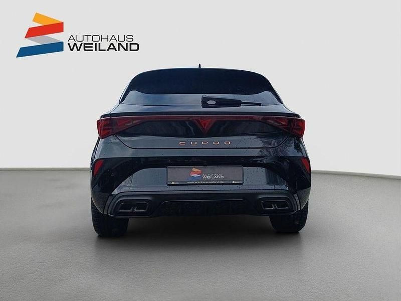 Neu Cupra Leon 150 PS (110 kW) 2025 Midnight schwarz metallic Limousine