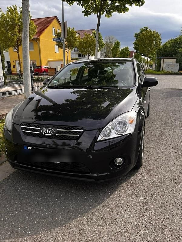 Schwarz Gebraucht 2010 Kia Ceed Coupé | 1.500 € - Bild 1/4