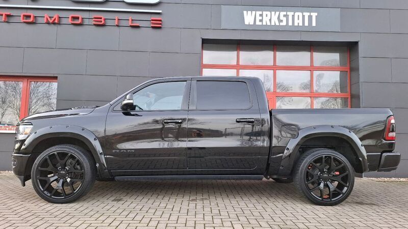 Gebraucht Dodge Ram 401 PS (294 kW) 2021 Schwarz Pickup