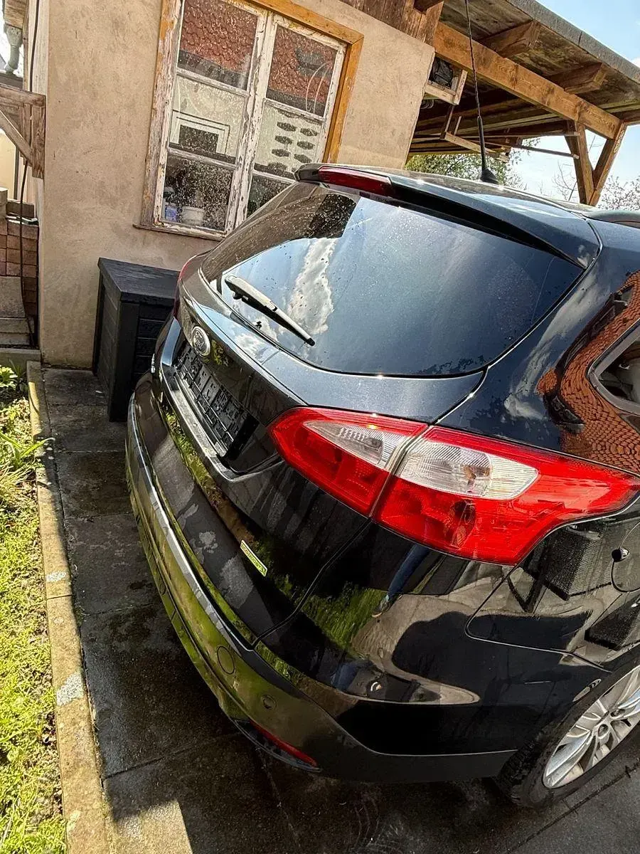 Usado Ford Focus SYNC Edition 125 CV (91 kW) 2014 Negro Familiar