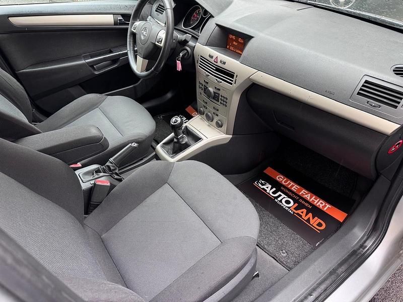 Gebraucht Opel Astra 105 PS (77 kW) 2007 Silber Kombi