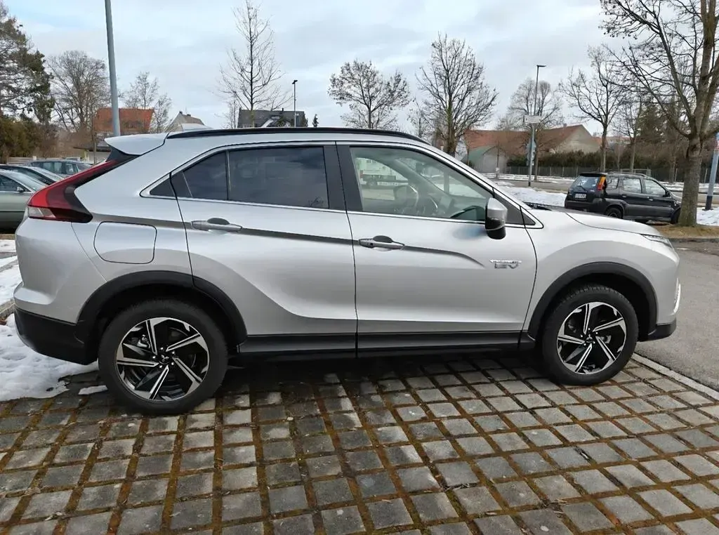 Begagnad Mitsubishi Eclipse Cross Plus 188 HK (138 kW) 2022 Silver SUV