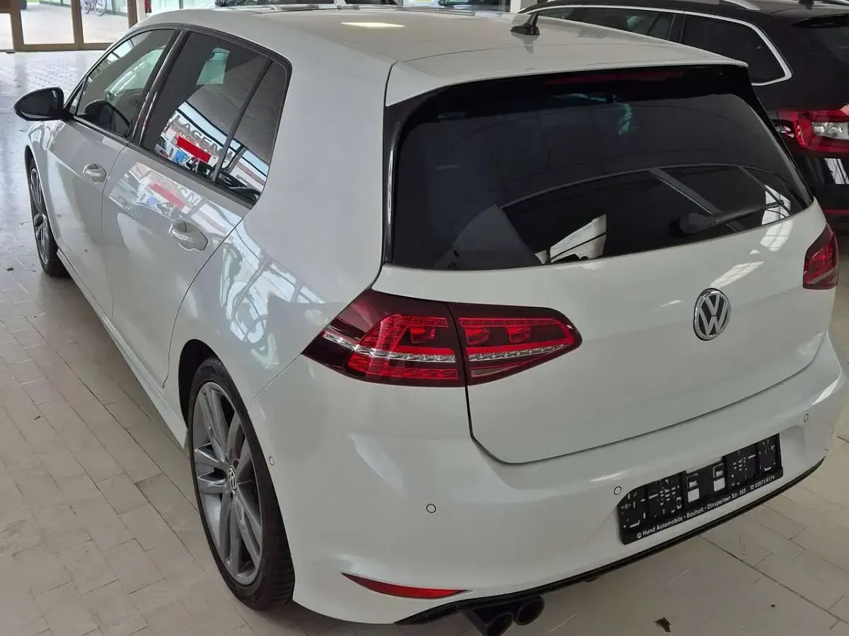 Gebraucht VW Golf VII Highline 140 PS (102 kW) 2014 Oryxweiß perlmutteffekt Kleinwagen