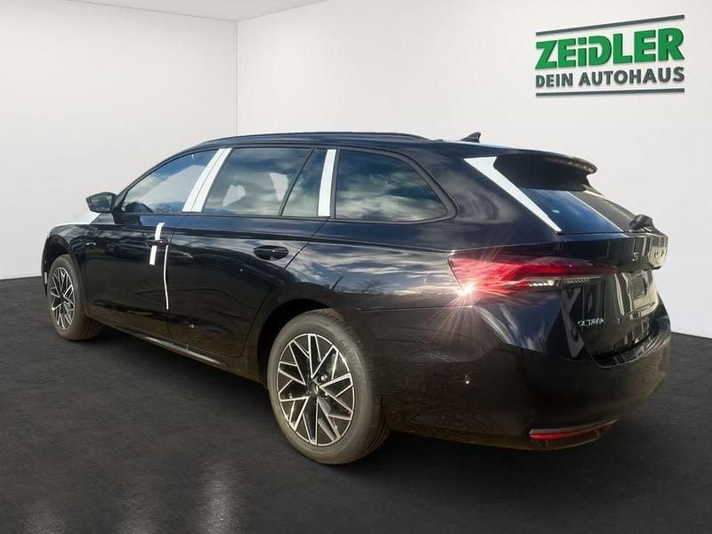 Gebraucht Skoda Octavia Selection 150 PS (110 kW) 2025 Blackmagic perleffekt Kombi