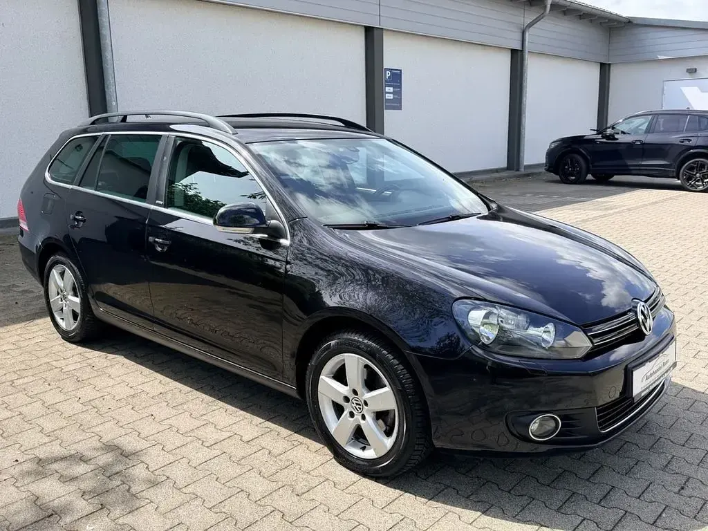 Second-hand VW Golf VII Style 105 CP (77 kW) 2016 Negru Break