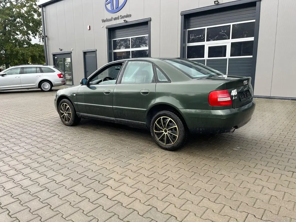 Gebraucht Audi A4 102 PS (75 kW) 2001 Grün Limousine