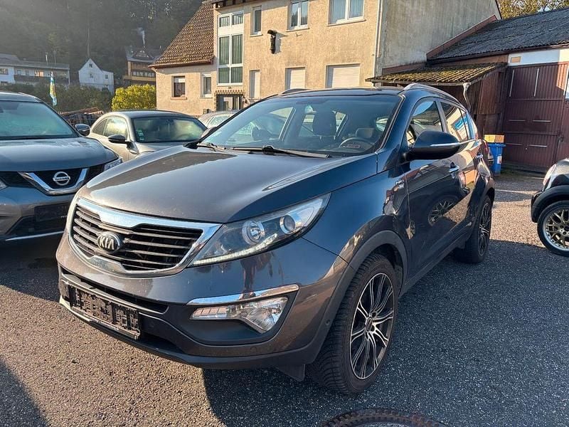 Grau Gebraucht 2014 Kia Sportage FIFA World Cup Edition SUV | 7.000 € (Fairer Preis) - Bild 1/4