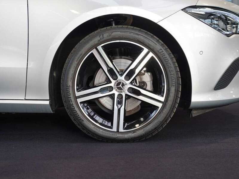 Gebraucht Mercedes CLA180 Progressive 136 PS (100 kW) 2023 Iridiumsilber Limousine