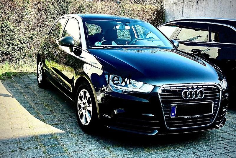 Gebraucht Audi A1 Attraction 86 PS (63 kW) 2012 Schwarz Kleinwagen