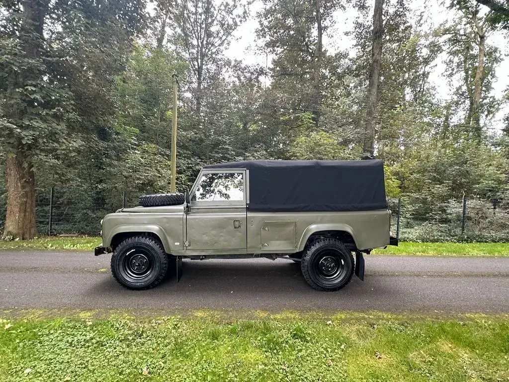 Gebraucht Land Rover Defender 75 PS (55 kW) 1986 Grün SUV