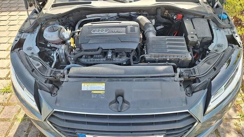 Gebraucht Audi TT Roadster 179 PS (131 kW) 2015 Grau Cabrio