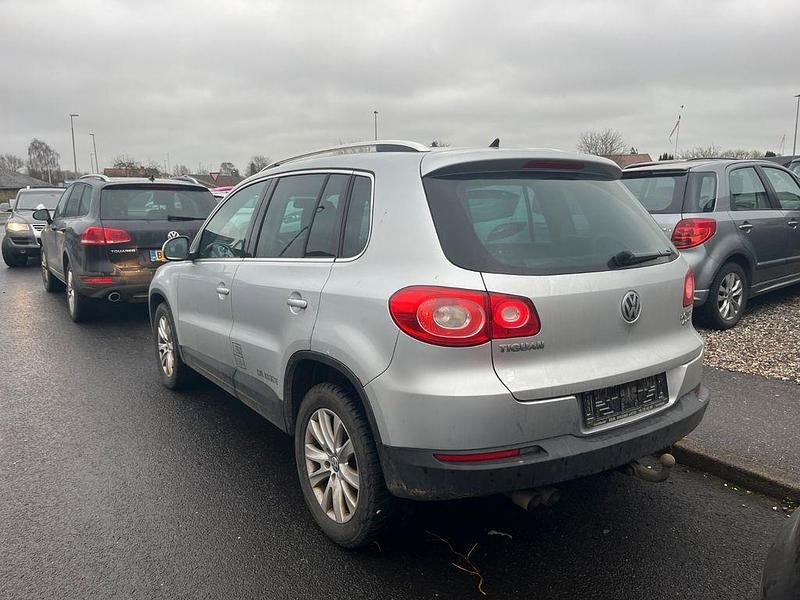 Gebraucht VW Tiguan 140 PS (102 kW) 2010 Grau SUV