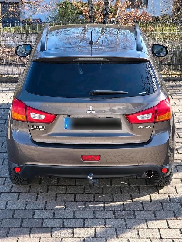 Gebraucht Mitsubishi ASX Invite 150 PS (110 kW) 2013 Braun SUV
