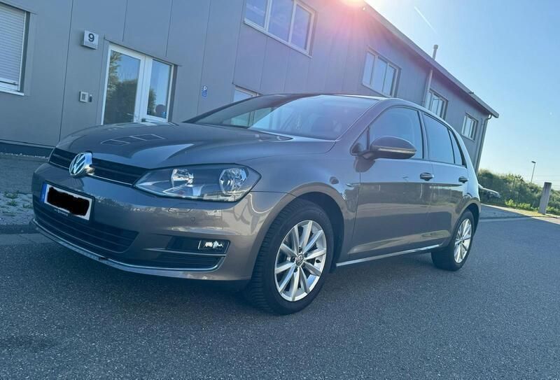 Grau Gebraucht 2016 VW Golf VII LOUNGE Limousine | 8.950 € (Guter Preis) - Bild 1/4