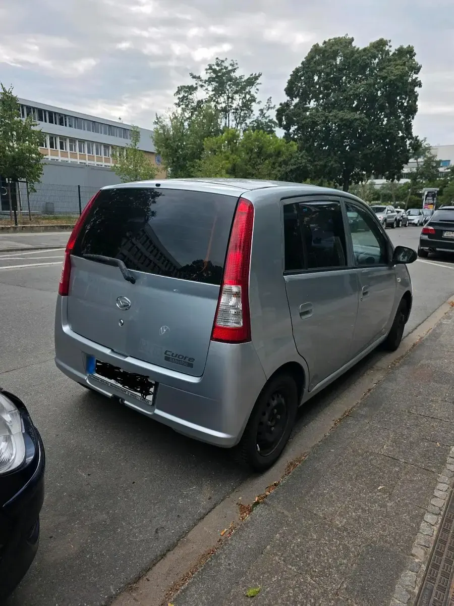 Gebraucht Daihatsu Cuore 58 PS (42 kW) 2006 Silber Kleinwagen