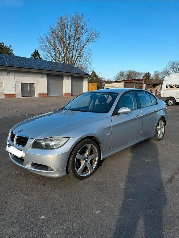 Gebraucht BMW 320 150 PS (110 kW) 2006 Silber Limousine