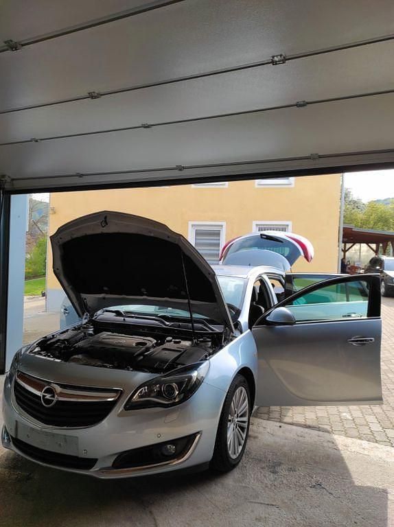 Gebraucht Opel Insignia 163 PS (119 kW) 2015 Silber Kombi