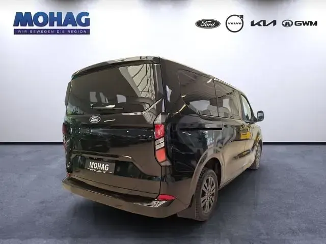 Gebraucht Ford Tourneo Titanium 232 PS (170 kW) 2025 Obsidianschwarz metallic Van / Kleinbus