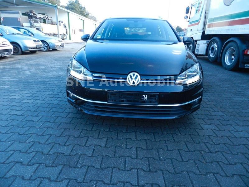 Gebraucht VW Golf VII Join 110 PS (80 kW) 2018 Schwarz Kombi