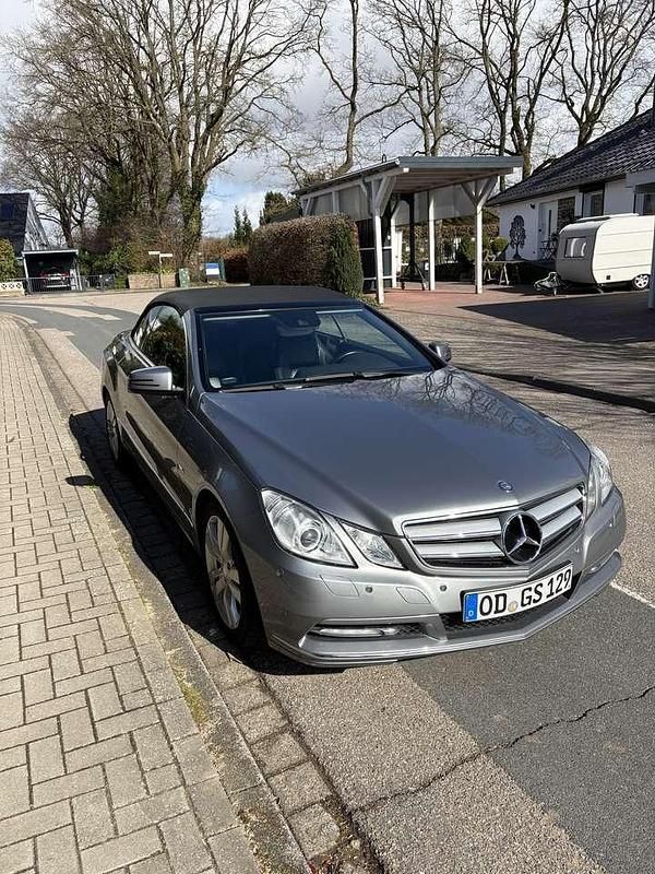 Gebraucht Mercedes E200 Elegance 184 PS (135 kW) 2011 Silber Cabrio