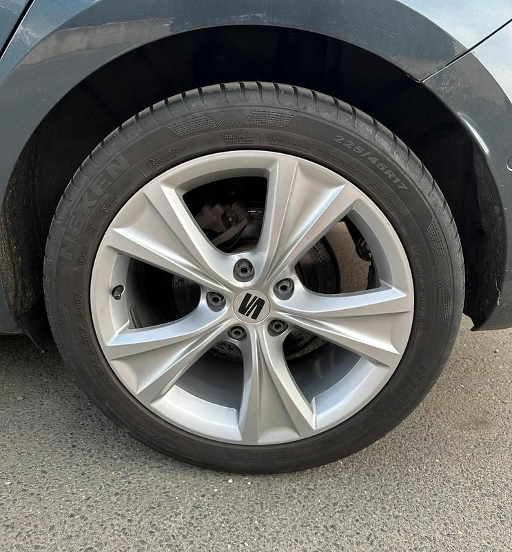 Usata Seat Leon FR 150 CV (110 kW) 2023 Grigio Berlina