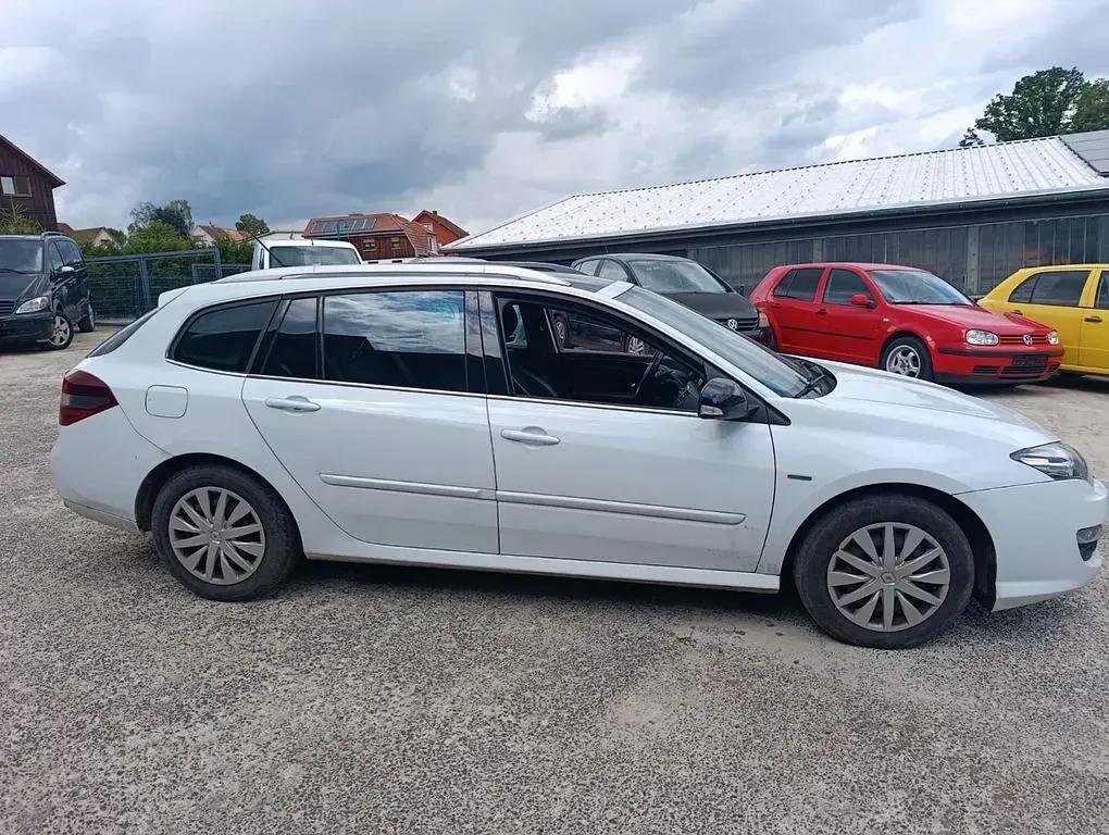 Gebraucht Renault Laguna III Bose Edition 150 PS (110 kW) 2012 Weiß Limousine