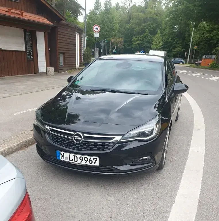 Gebraucht Opel Astra Dynamic 150 PS (110 kW) 2017 Schwarz Limousine