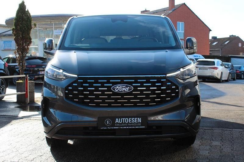 Gebraucht Ford Tourneo Titanium 170 PS (125 kW) 2024 Grau Van / Kleinbus