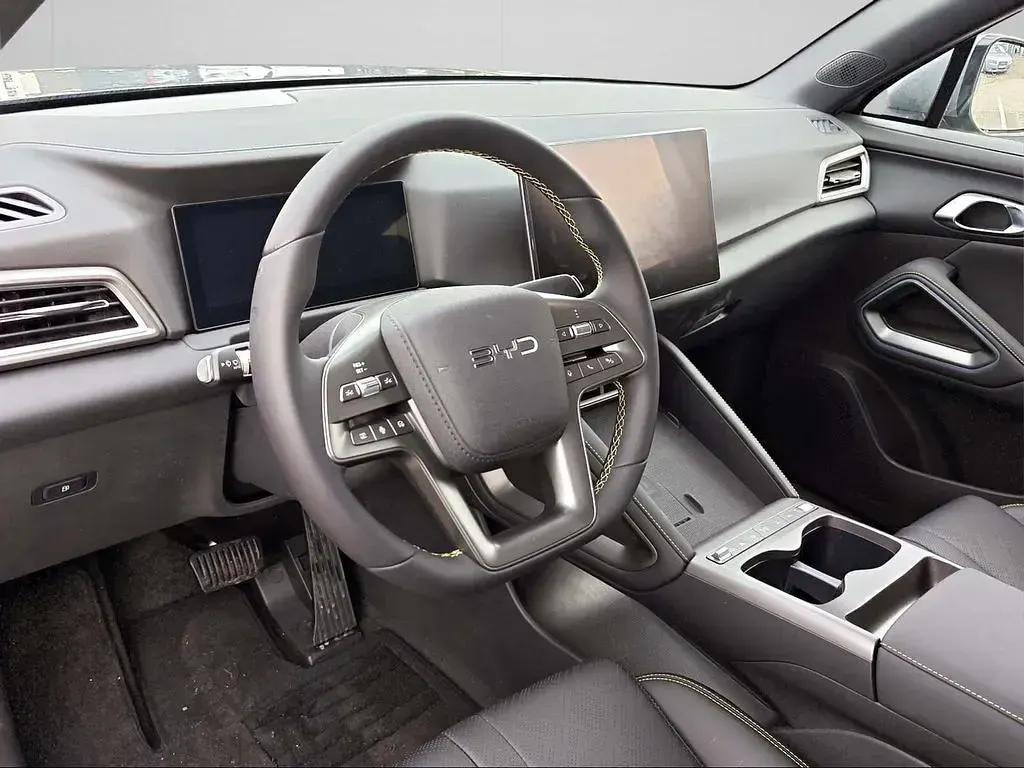 Neu BYD Atto 2 212 PS (155 kW) 2026 Grau SUV