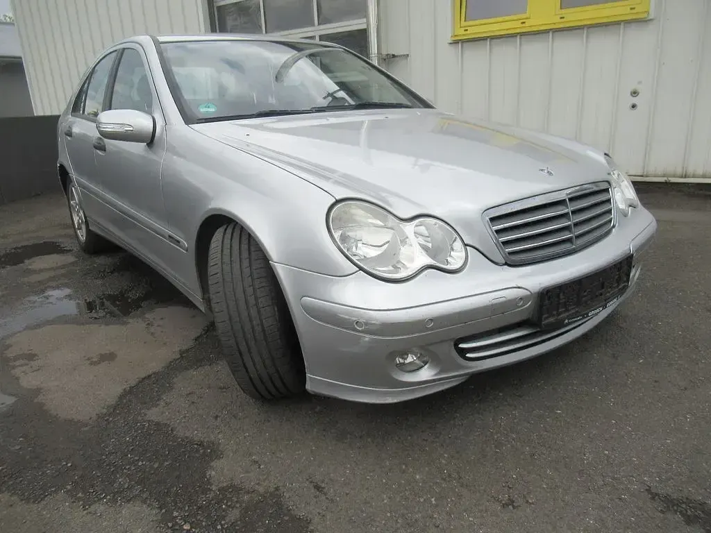 Gebraucht Mercedes C200 122 PS (89 kW) 2005 Silber Limousine