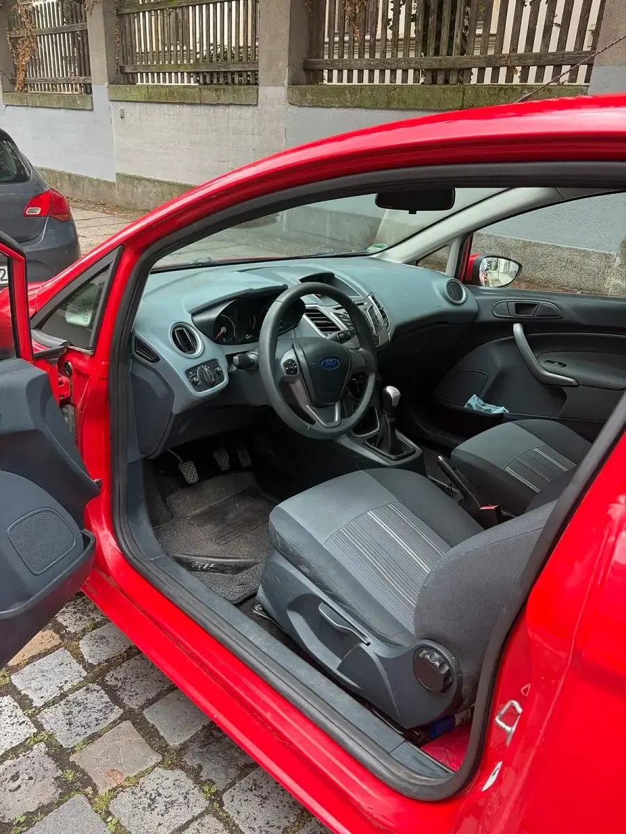 Gebraucht Ford Fiesta 82 PS (60 kW) 2009 Rot Kleinwagen