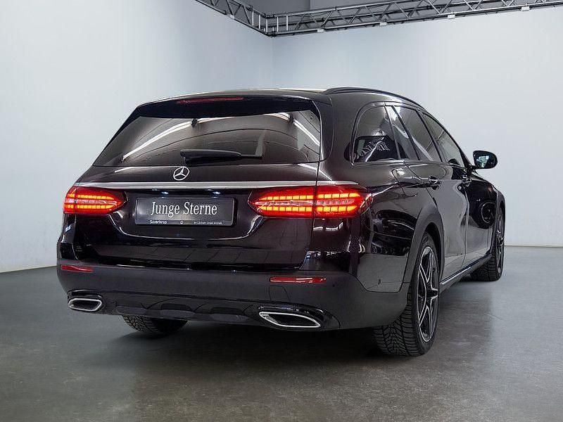 Gebraucht Mercedes E220 Avantgarde 200 PS (147 kW) 2023 Schwarz Limousine