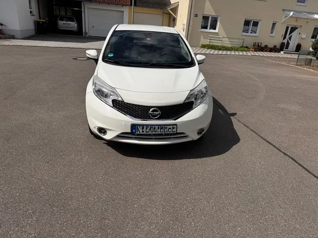 Gebraucht Nissan Note Acenta+ 80 PS (58 kW) 2016 Weiß Kleinwagen