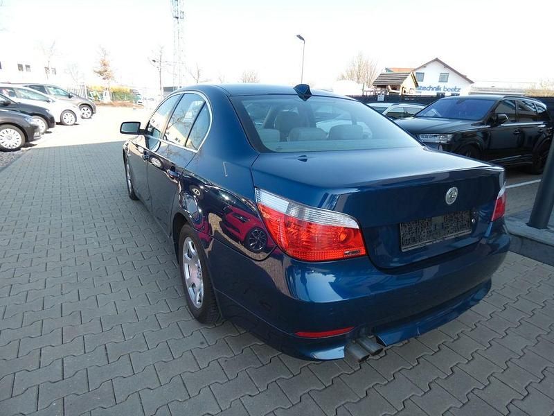 Gebraucht BMW 523 177 PS (130 kW) 2006 Blau Limousine