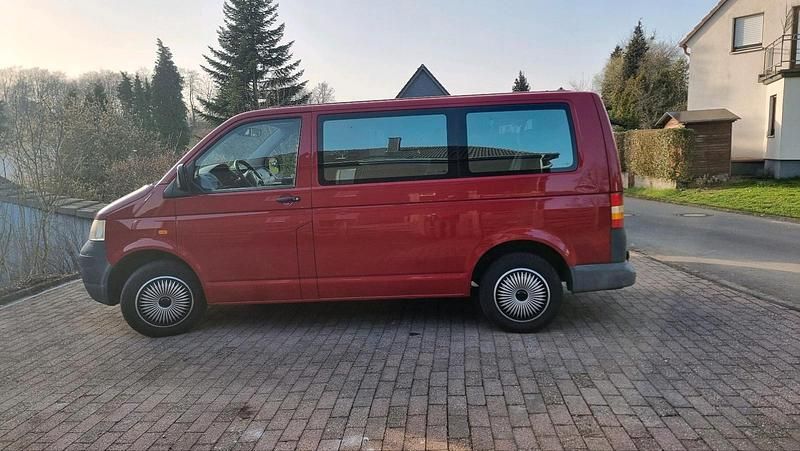 Gebraucht VW Transporter 105 PS (77 kW) 2006 Rot Van