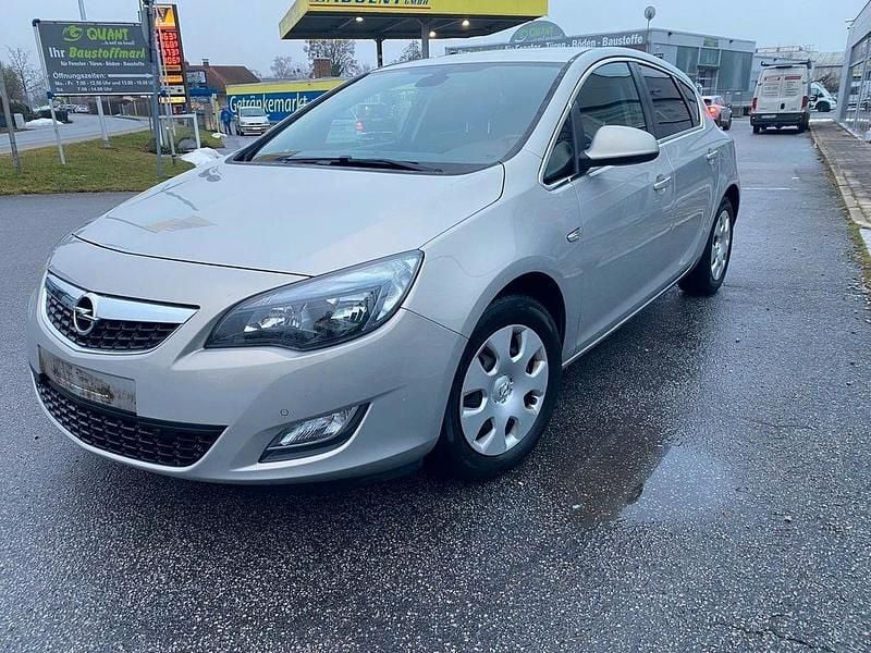 Gebraucht 2010 Opel Astra Sport Limousine | 3.900 € (Guter Preis) - Bild 1/4