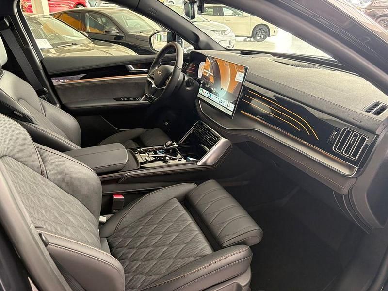 Uusi BYD Tang 380 kW (517 HP) 2025 Musta Katumaasturi