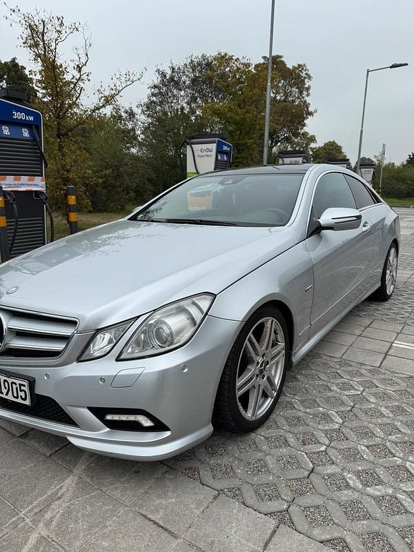 Gebraucht Mercedes E350 292 PS (214 kW) 2009 Grau Coupé