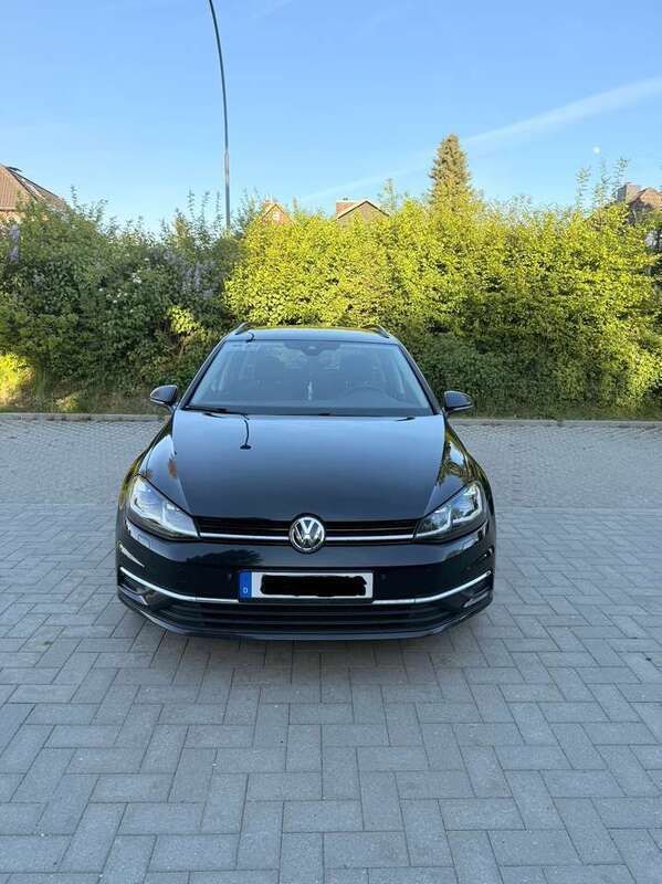 Schwarz Gebraucht 2017 VW Golf VII Comfortline Kombi | 9.500 € (Superpreis) - Bild 1/4