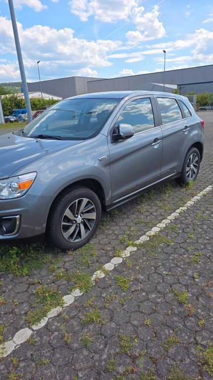 Grau Gebraucht 2015 Mitsubishi ASX Classic Collection SUV | 7.200 € (Guter Preis) - Bild 1/4