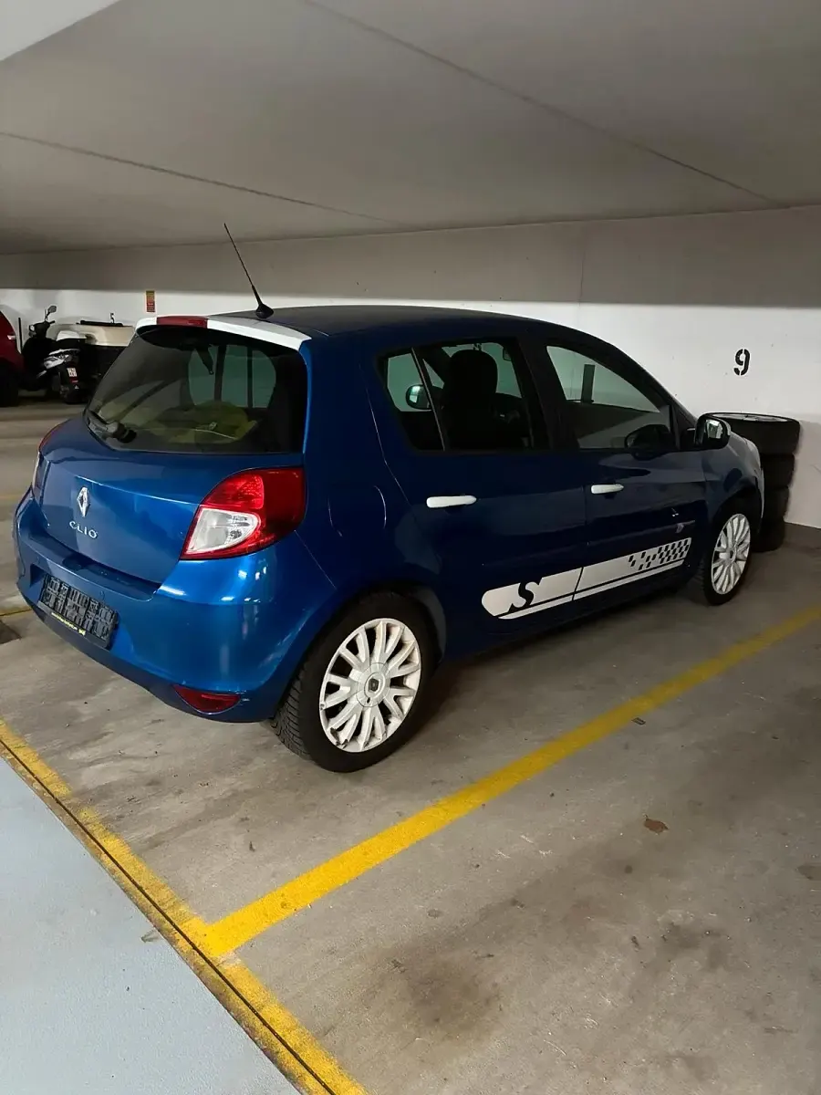 Gebraucht Renault Clio II 101 PS (74 kW) 2011 Blau Kleinwagen