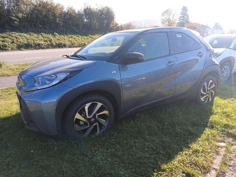Grau Gebraucht 2024 Toyota Aygo X Team SUV | 17.490 € (Fairer Preis) - Bild 1/4