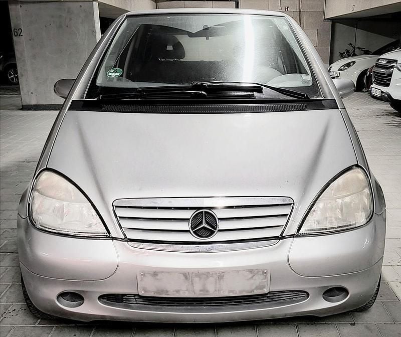 Silber Gebraucht 1999 Mercedes A190 Elegance Kleinwagen | 2.900 € (Fairer Preis) - Bild 1/4