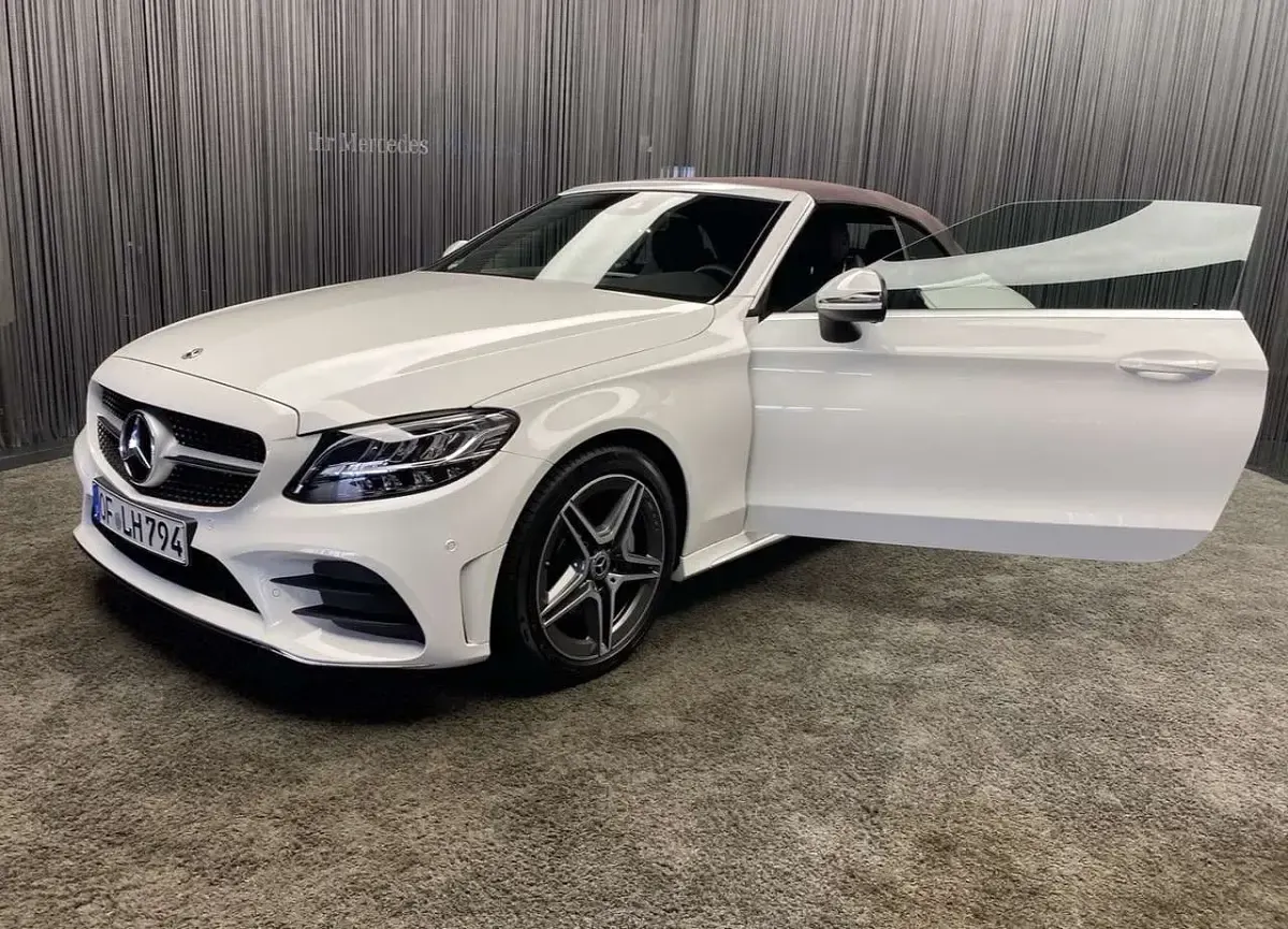 Gebraucht Mercedes C180 156 PS (114 kW) 2020 Weiß Cabrio