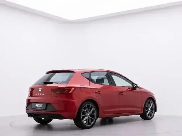Second-hand Seat Leon FR 150 CP (110 kW) 2019 Roșu Berlinǎ